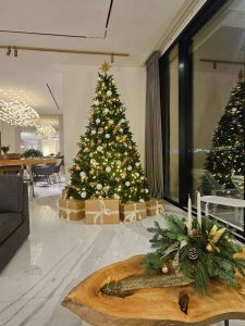 Christmas Table Decorations Dubai